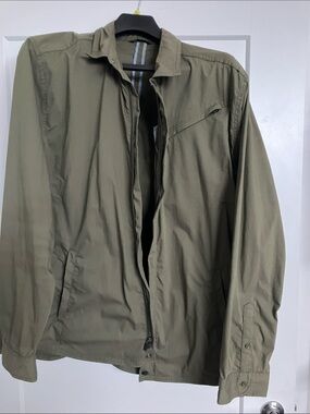 Toad&Co Men's Olive Green Lightweight organic cotton blend full zip shirt jacket